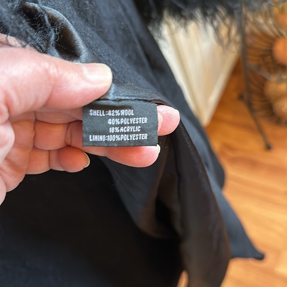 Montanaco black wool blend coat with Tibet fur collar and trim. Large - Picture 8 of 10